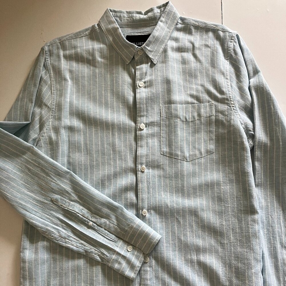MEN'S HOLLISTER LONG SLEEVE BUTTON DOWN SHIRT